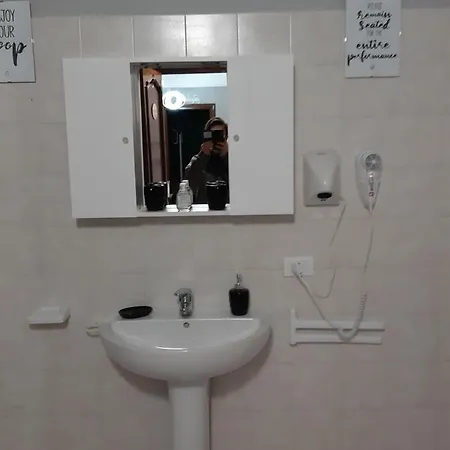 לינה וארוחת בוקר Peace *